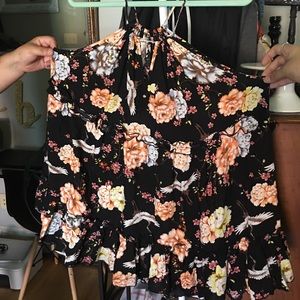 Halter Key Hole Top😍